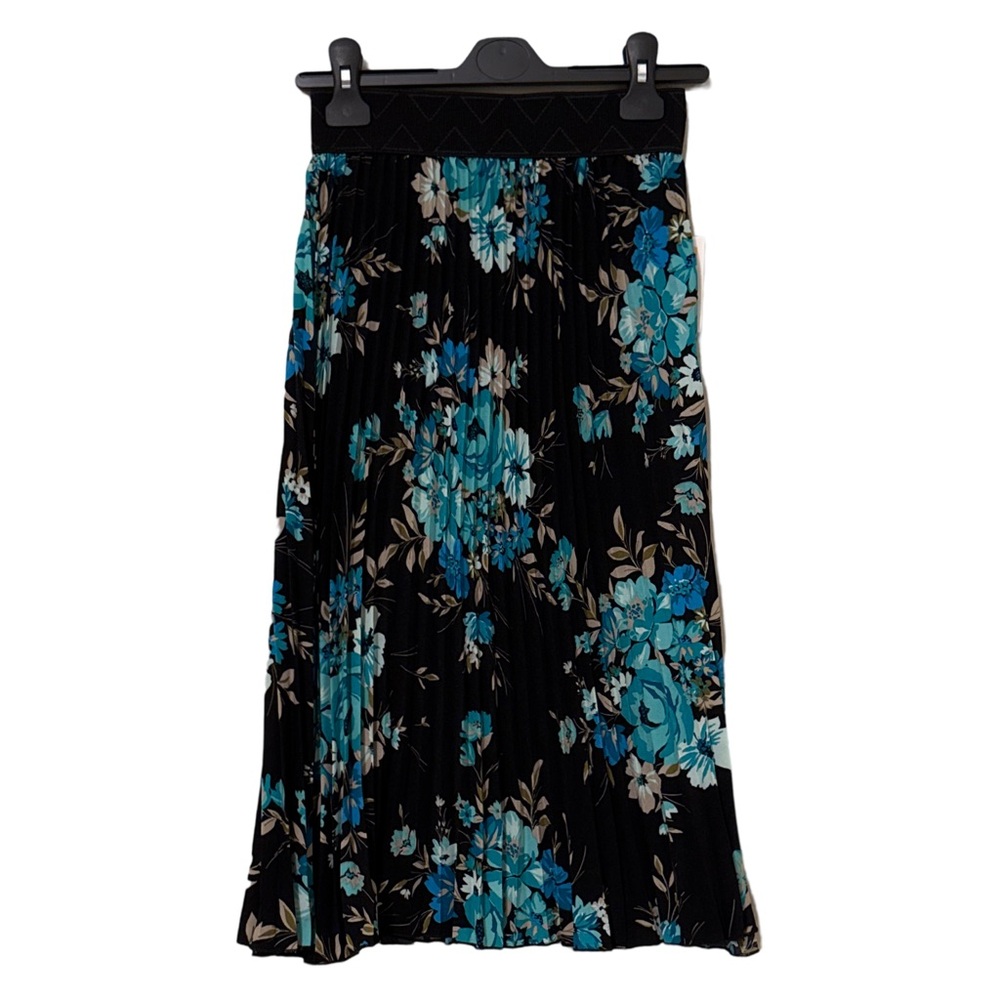 Black and teal floral pleated skirt. Lularoe. 
XXS Jill.